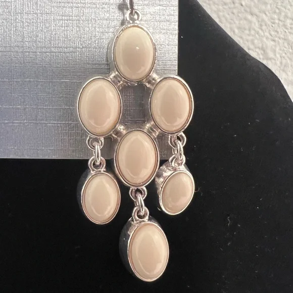 “NEW” LIZ CLAIBORNE FASHION EARRINGS - Picture 3 of 4